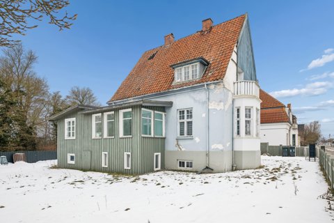 Villa centralt beliggende i Nakskov
